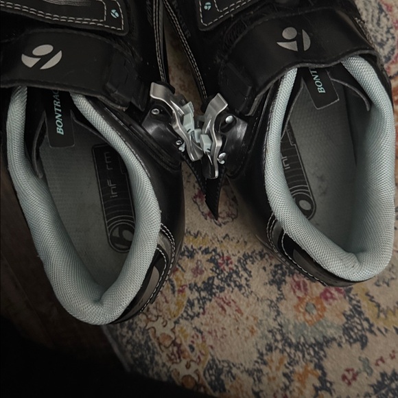 Bontrager Black Cycling Shoes for Women - Picture 4 of 7